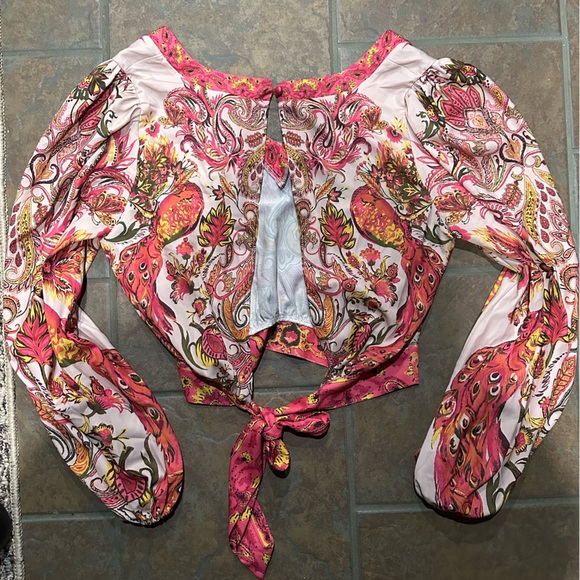 Buckle Crop Tie Top - Picture 4 of 7